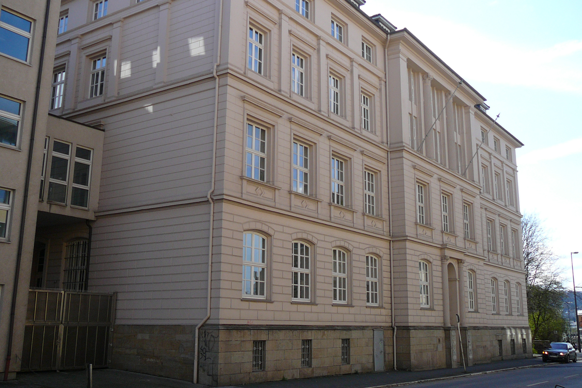 Das Foto zeigt die Vorderansicht des Dürer-Hauses am Döppersberg 19 in Wuppertal